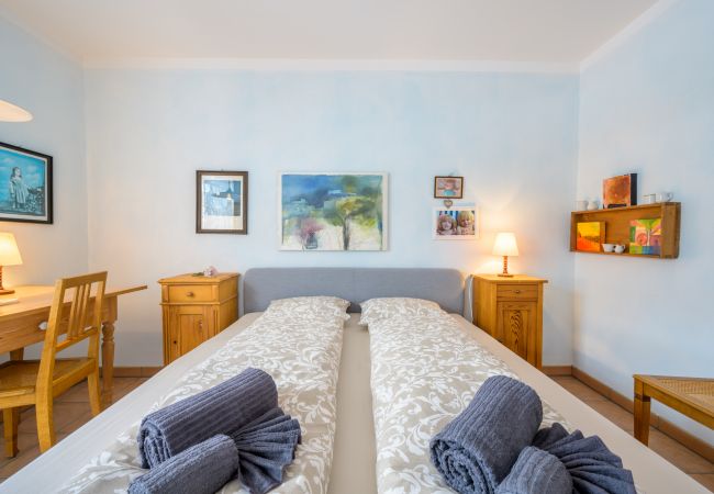 Ferienwohnung in Scuol - Palazzi Pratour: Grosszügige 4.5 Zimmer-Maisonettewohnung mit Aussicht oberhalb des historischen Dorfteils Ferienwohnung in Scuol - Palazzi Pratour: Grosszügige 4.5 Zimmer-Maisonettewohnung mit Aussicht oberhalb des historischen Dorfteils