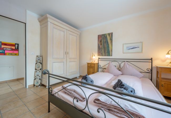Ferienwohnung in Scuol - Palazzi Pratour: Grosszügige 4.5 Zimmer-Maisonettewohnung mit Aussicht oberhalb des historischen Dorfteils Ferienwohnung in Scuol - Palazzi Pratour: Grosszügige 4.5 Zimmer-Maisonettewohnung mit Aussicht oberhalb des historischen Dorfteils