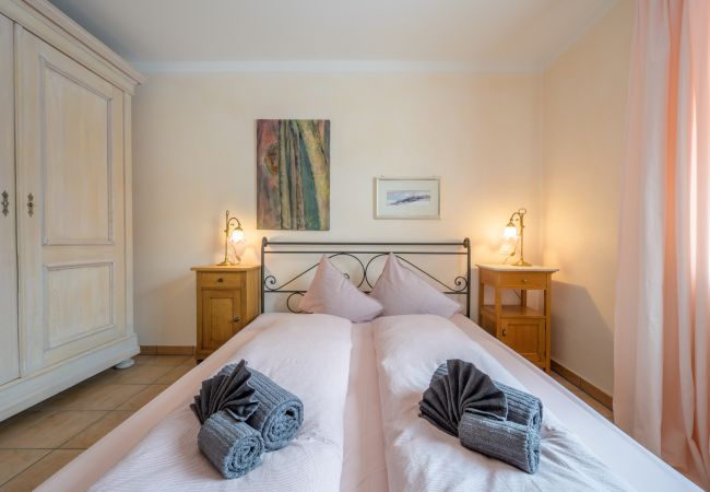 Ferienwohnung in Scuol - Palazzi Pratour: Grosszügige 4.5 Zimmer-Maisonettewohnung mit Aussicht oberhalb des historischen Dorfteils Ferienwohnung in Scuol - Palazzi Pratour: Grosszügige 4.5 Zimmer-Maisonettewohnung mit Aussicht oberhalb des historischen Dorfteils