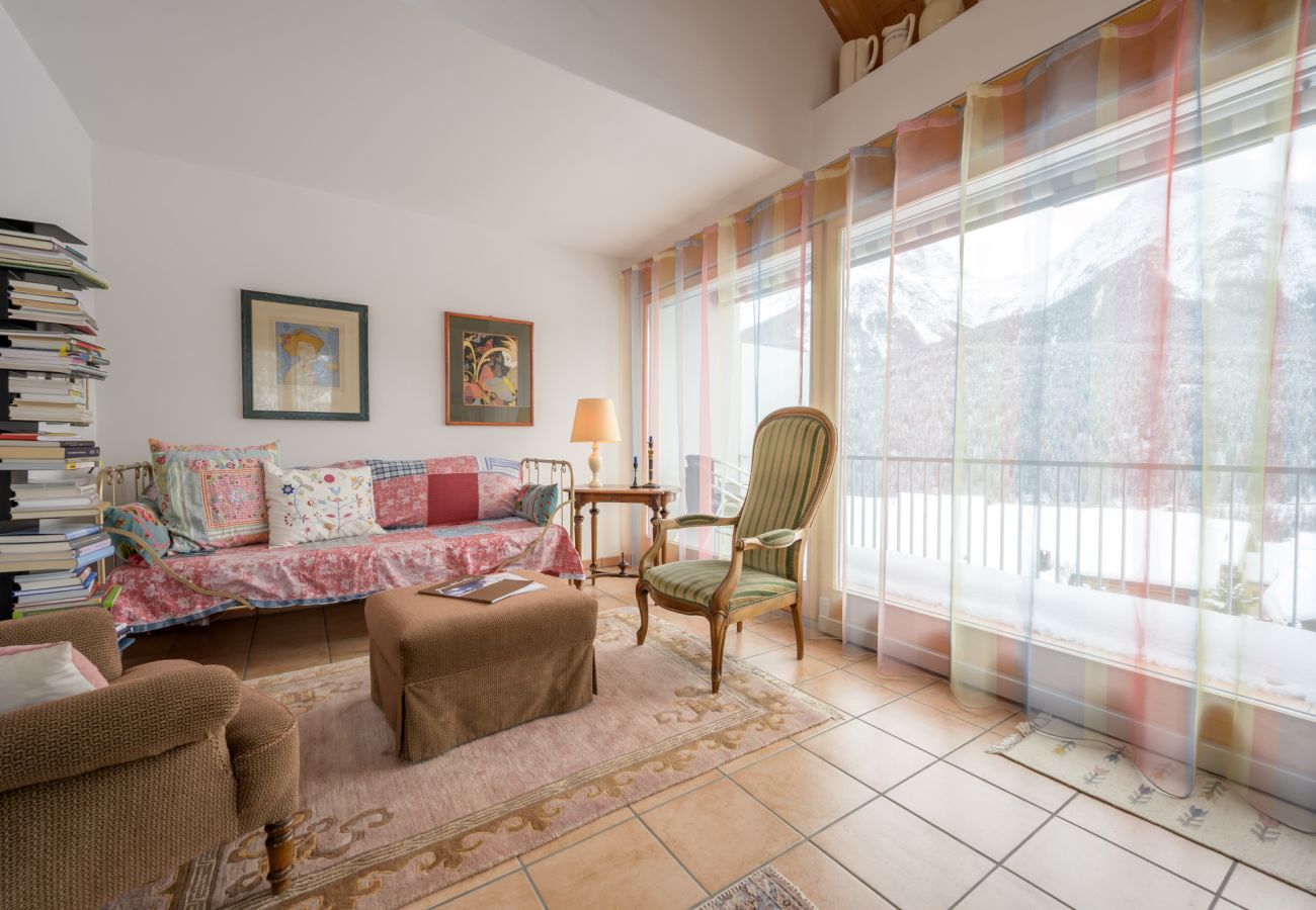 Ferienwohnung in Scuol - Palazzi Pratour: Grosszügige 4.5 Zimmer-Maisonettewohnung mit Aussicht oberhalb des historischen Dorfteils