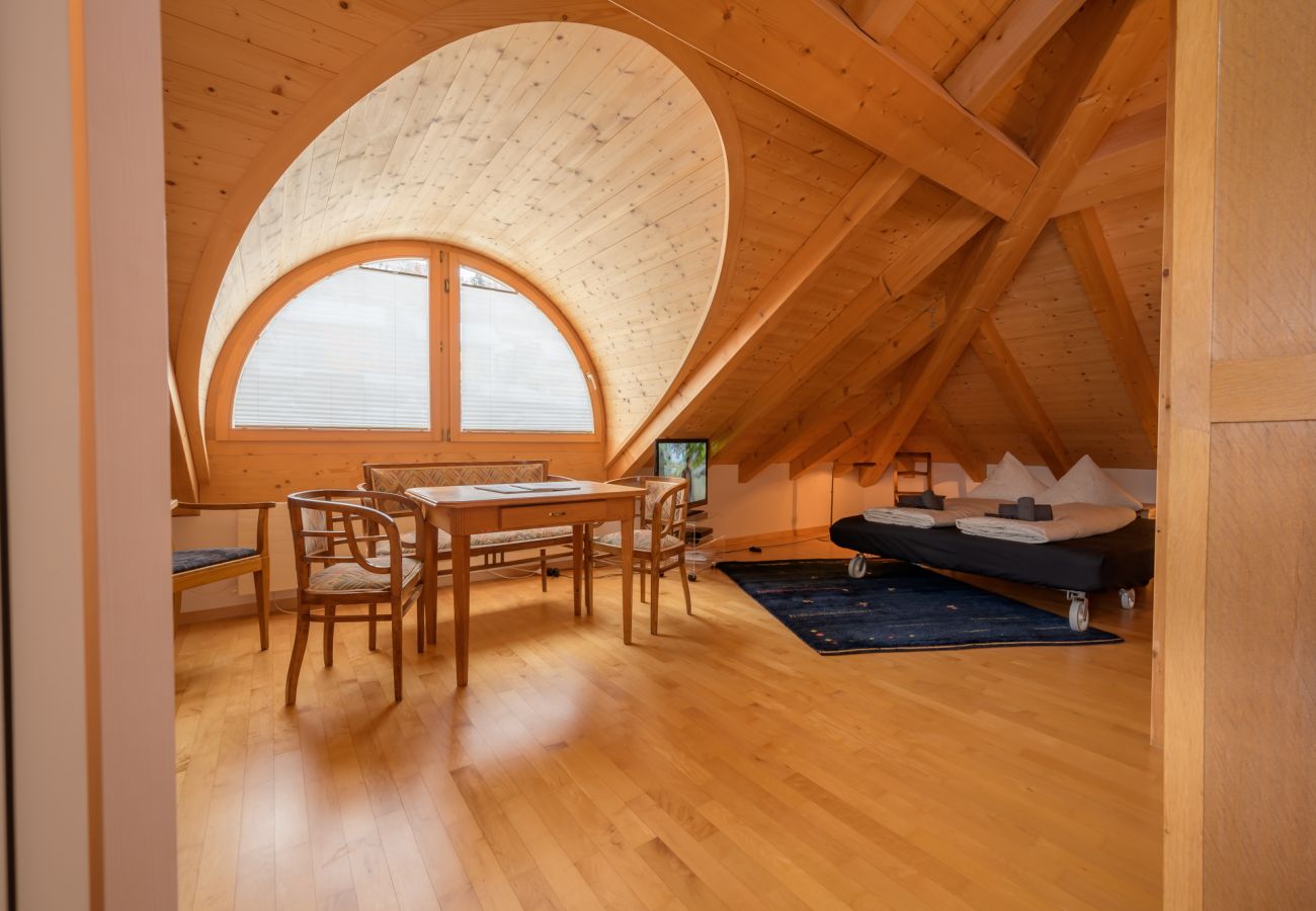 Ferienwohnung in Scuol - Palazzi Pratour: Grosszügige 4.5 Zimmer-Maisonettewohnung mit Aussicht oberhalb des historischen Dorfteils