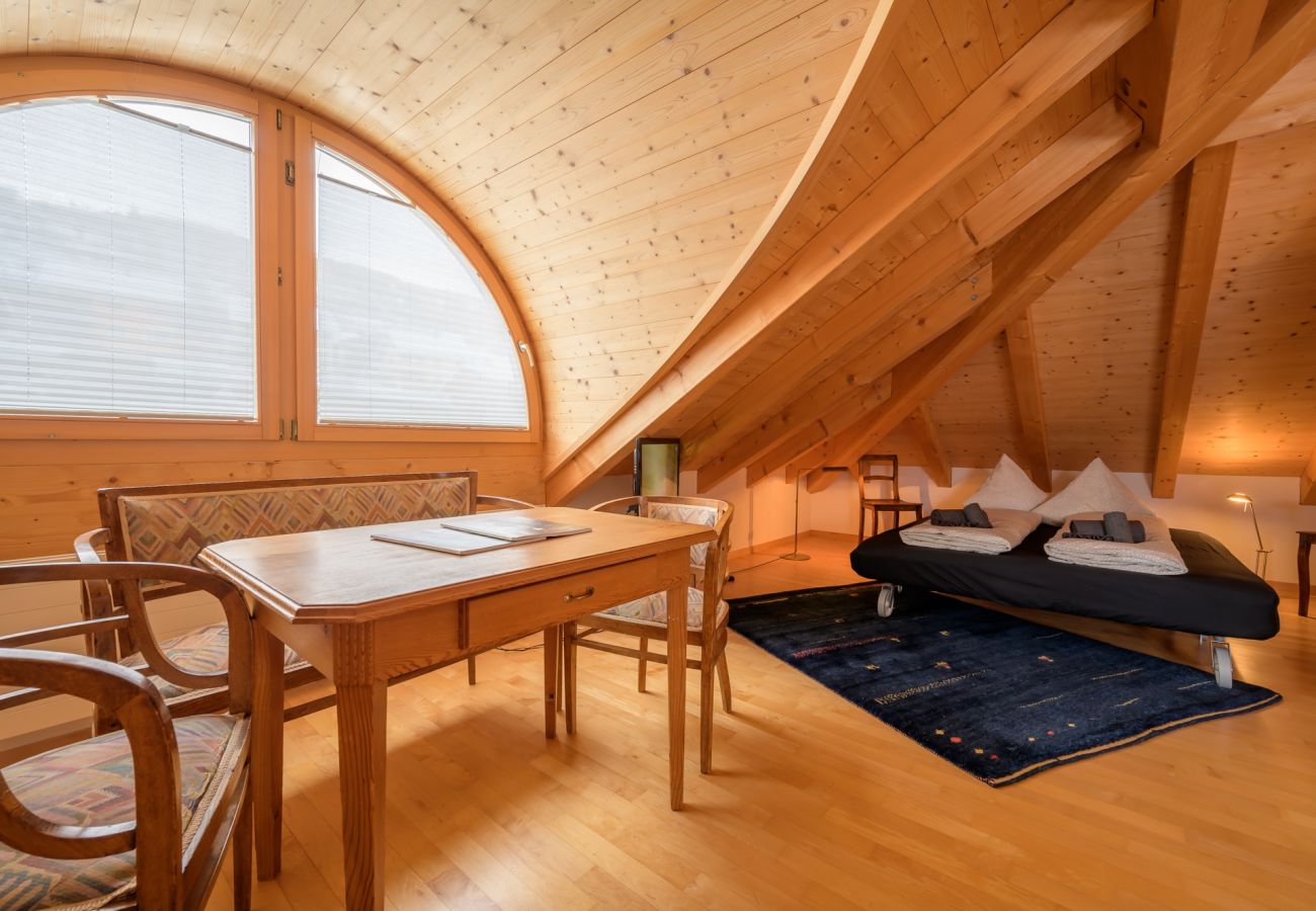 Ferienwohnung in Scuol - Palazzi Pratour: Grosszügige 4.5 Zimmer-Maisonettewohnung mit Aussicht oberhalb des historischen Dorfteils