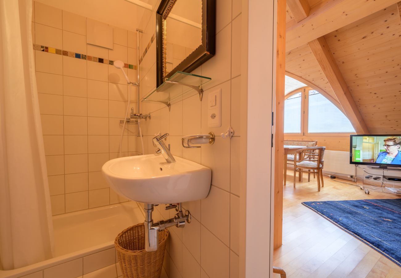 Ferienwohnung in Scuol - Palazzi Pratour: Grosszügige 4.5 Zimmer-Maisonettewohnung mit Aussicht oberhalb des historischen Dorfteils