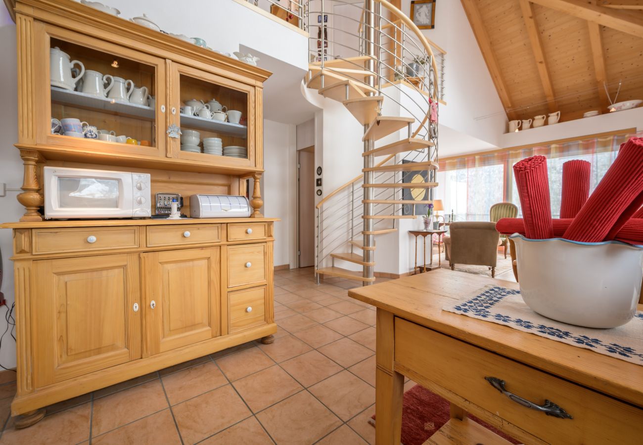 Ferienwohnung in Scuol - Palazzi Pratour: Grosszügige 4.5 Zimmer-Maisonettewohnung mit Aussicht oberhalb des historischen Dorfteils