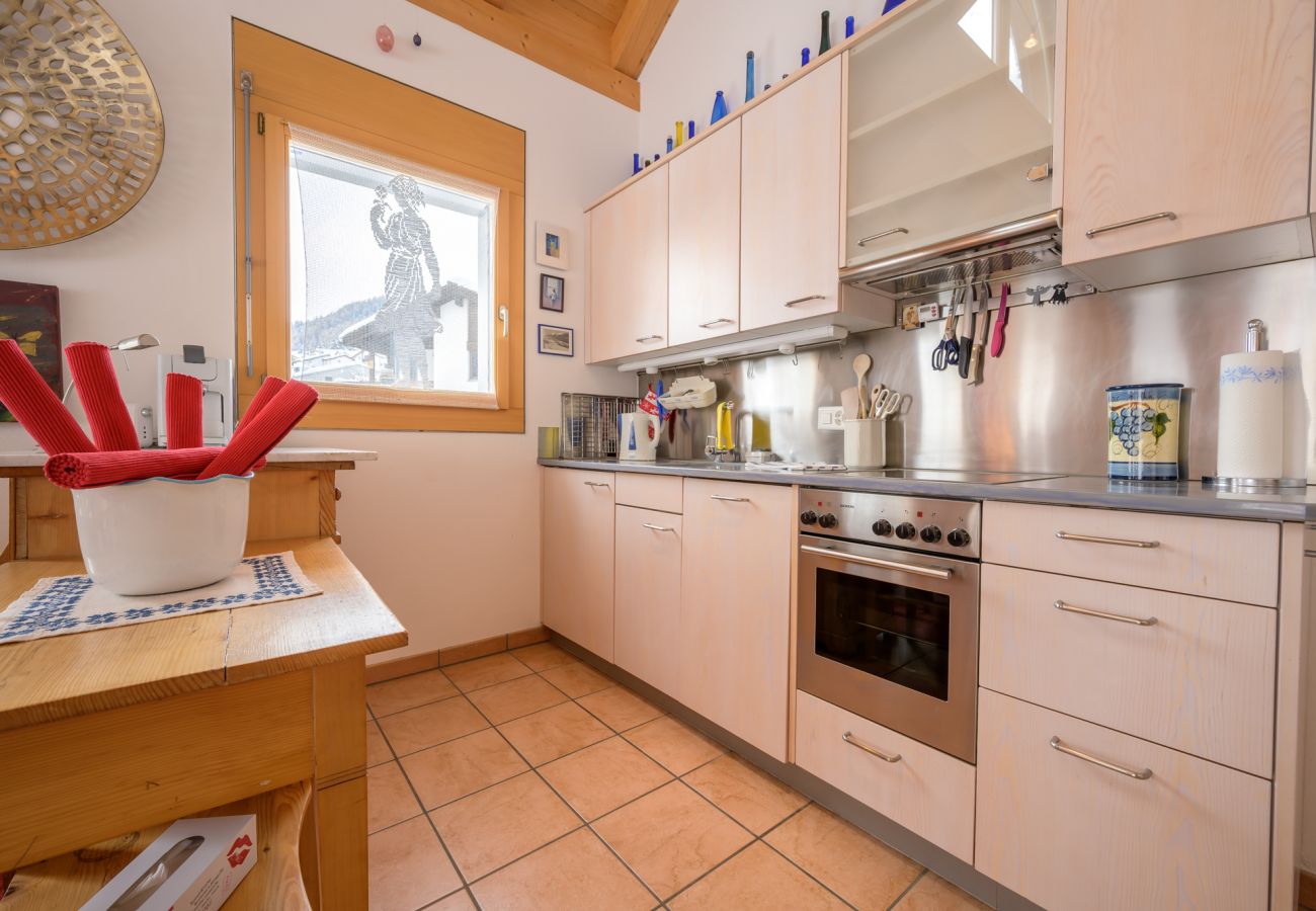 Ferienwohnung in Scuol - Palazzi Pratour: Grosszügige 4.5 Zimmer-Maisonettewohnung mit Aussicht oberhalb des historischen Dorfteils