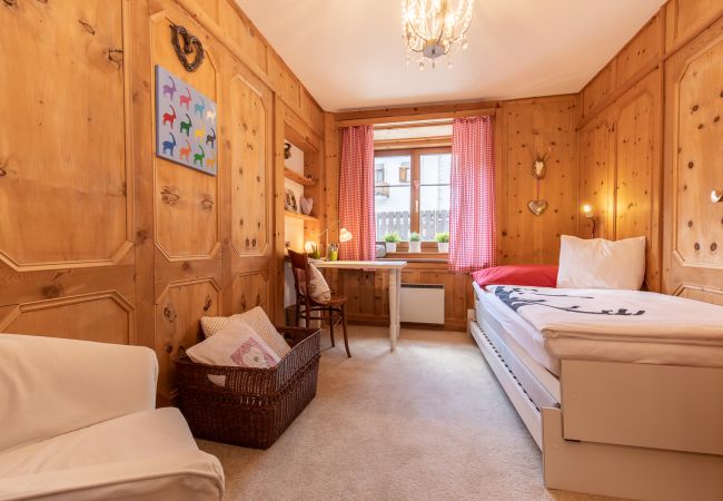 Ferienwohnung in Scuol - Chasa Vi: renovierte 4.5-Zimmerwohnung mitten im Zentrum von Scuol Ferienwohnung in Scuol - Chasa Vi: renovierte 4.5-Zimmerwohnung mitten im Zentrum von Scuol