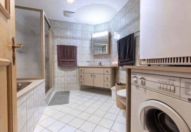 Ferienwohnung in Scuol - Chasa Vi: renovierte 4.5-Zimmerwohnung mitten im Zentrum von Scuol Ferienwohnung in Scuol - Chasa Vi: renovierte 4.5-Zimmerwohnung mitten im Zentrum von Scuol