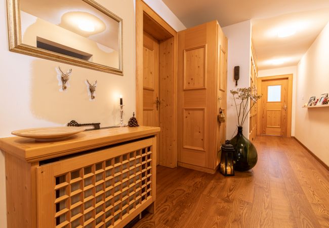 Ferienwohnung in Scuol - Chasa Vi: renovierte 4.5-Zimmerwohnung mitten im Zentrum von Scuol Ferienwohnung in Scuol - Chasa Vi: renovierte 4.5-Zimmerwohnung mitten im Zentrum von Scuol