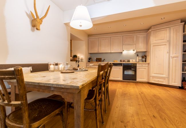 Ferienwohnung in Scuol - Chasa Vi: renovierte 4.5-Zimmerwohnung mitten im Zentrum von Scuol Ferienwohnung in Scuol - Chasa Vi: renovierte 4.5-Zimmerwohnung mitten im Zentrum von Scuol