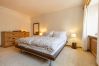 Ferienwohnung in Scuol - Chasa Vi: renovierte 4.5-Zimmerwohnung mitten im Zentrum von Scuol Ferienwohnung in Scuol - Chasa Vi: renovierte 4.5-Zimmerwohnung mitten im Zentrum von Scuol