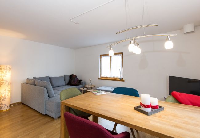 Ferienwohnung in Scuol - Chasa Praem: Renovierte 4.5 Zimmer Ferienwohnung in Scuol sot Ferienwohnung in Scuol - Chasa Praem: Renovierte 4.5 Zimmer Ferienwohnung in Scuol sot