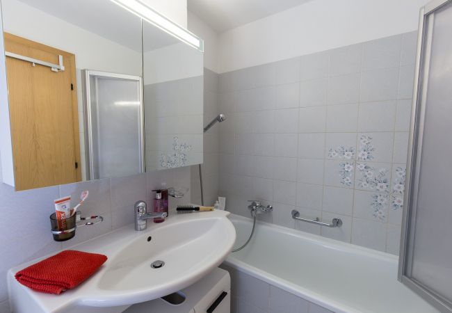 Ferienwohnung in Scuol - Chasa Praem: Renovierte 4.5 Zimmer Ferienwohnung in Scuol sot Ferienwohnung in Scuol - Chasa Praem: Renovierte 4.5 Zimmer Ferienwohnung in Scuol sot