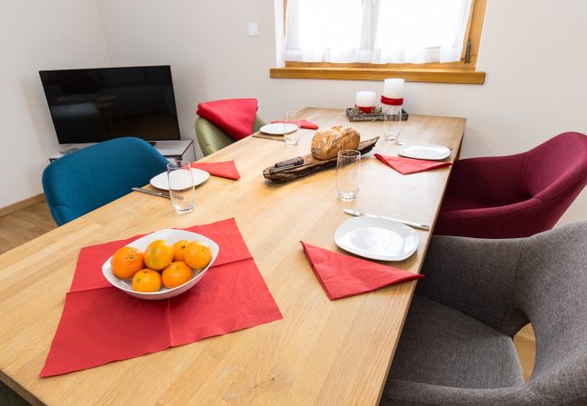 Ferienwohnung in Scuol - Chasa Praem: Renovierte 4.5 Zimmer Ferienwohnung in Scuol sot Ferienwohnung in Scuol - Chasa Praem: Renovierte 4.5 Zimmer Ferienwohnung in Scuol sot