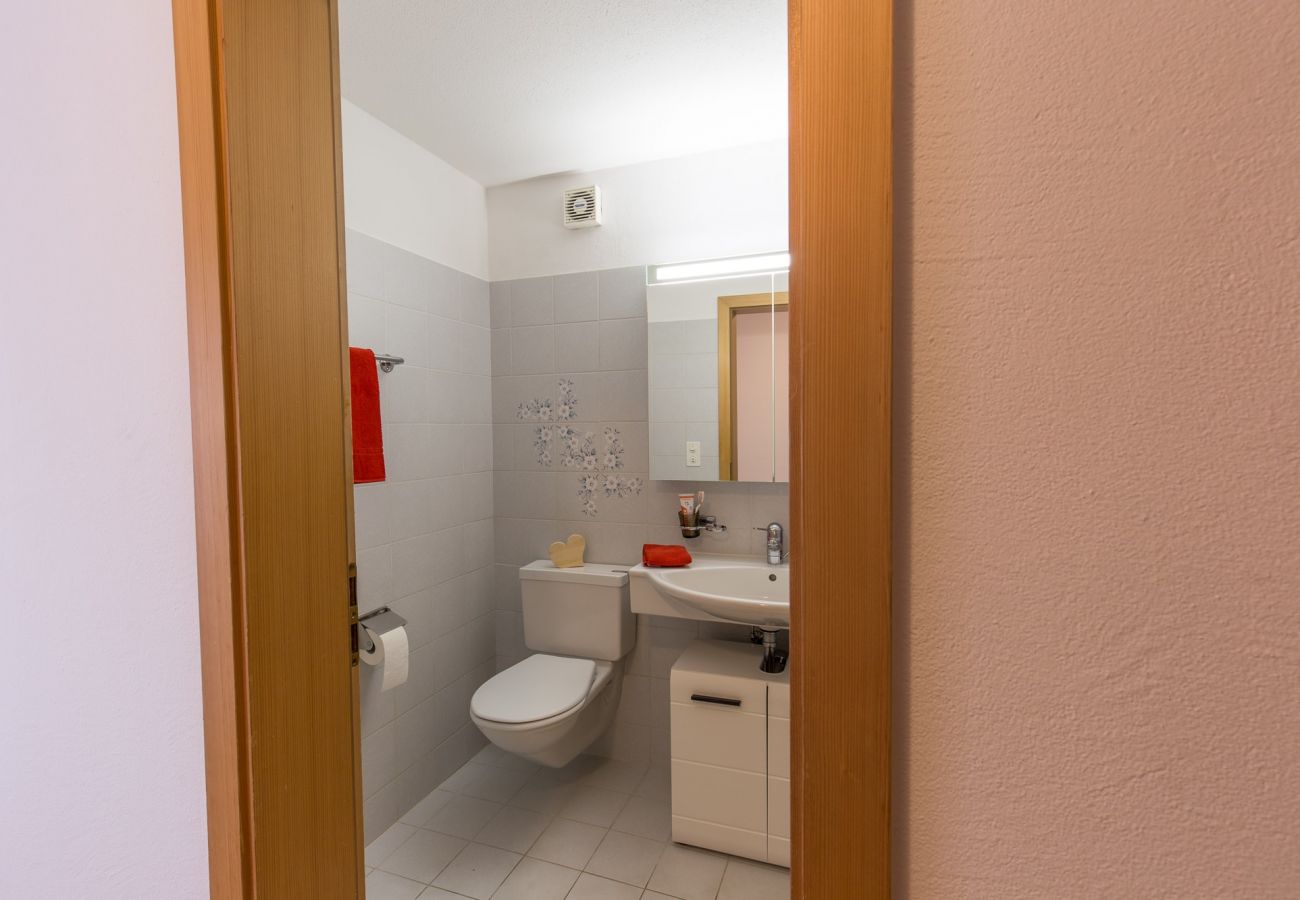 Ferienwohnung in Scuol - Chasa Praem: Renovierte 4.5 Zimmer Ferienwohnung in Scuol sot