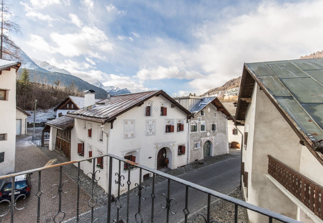 Ferienwohnung in Scuol - Chasa Praem: Renovierte 4.5 Zimmer Ferienwohnung in Scuol sot