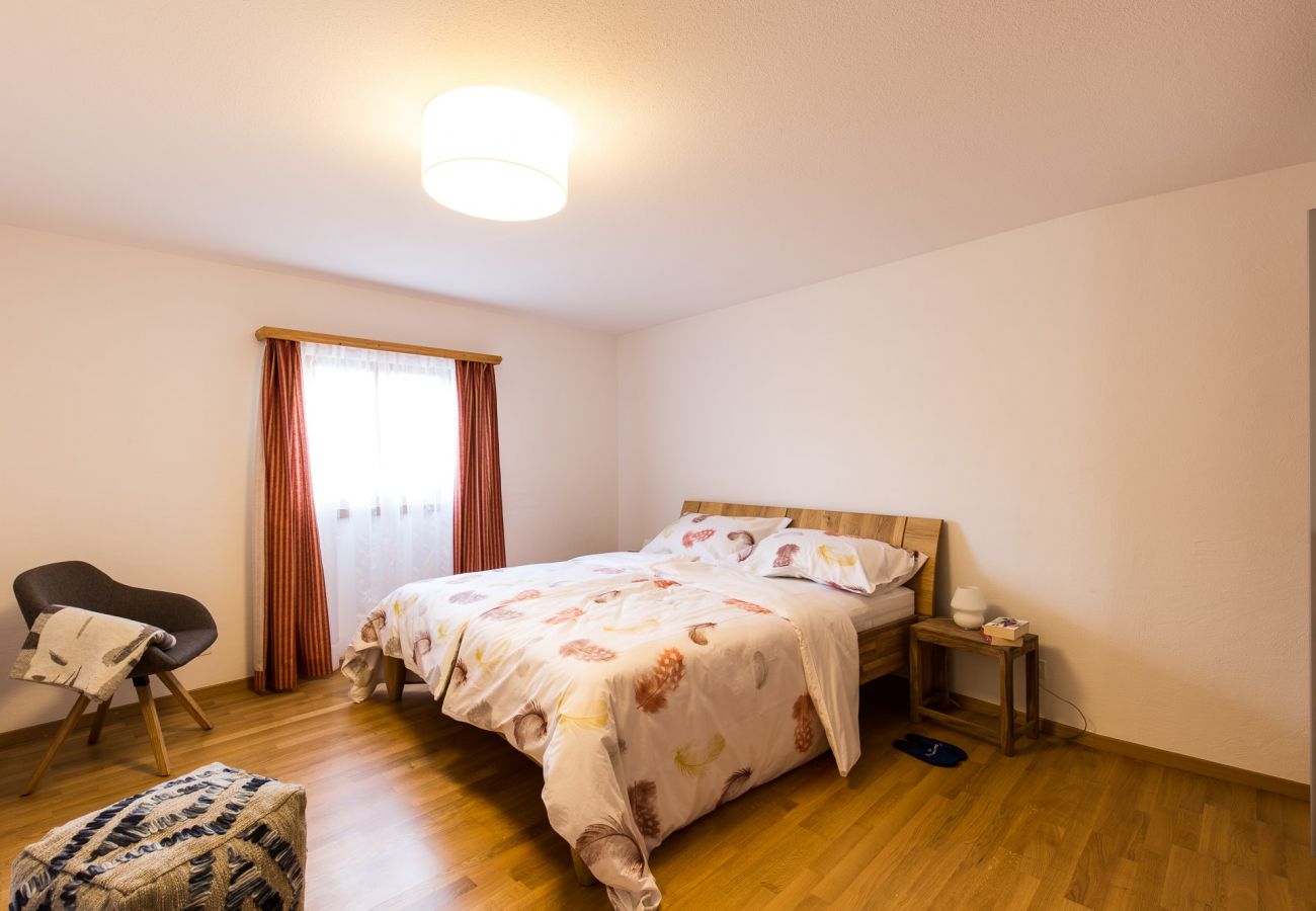 Ferienwohnung in Scuol - Chasa Praem: Renovierte 4.5 Zimmer Ferienwohnung in Scuol sot