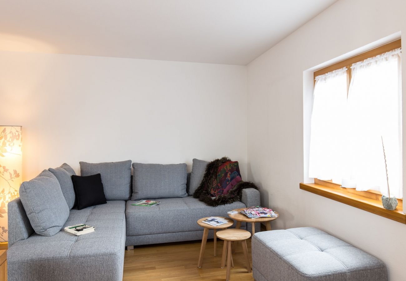 Ferienwohnung in Scuol - Chasa Praem: Renovierte 4.5 Zimmer Ferienwohnung in Scuol sot