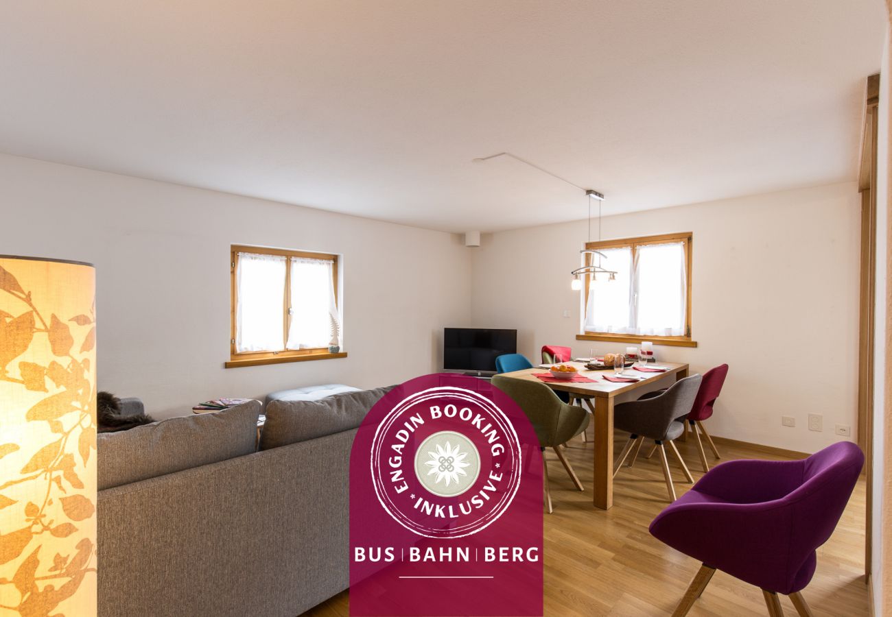 Ferienwohnung in Scuol - Chasa Praem: Renovierte 4.5 Zimmer Ferienwohnung in Scuol sot