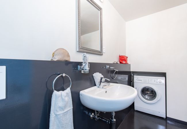 Ferienwohnung in Ardez - Chasa Sampuoir: Hüttenfeeling und modern in der 4.5-Zimmer-Maisonette-Wohnung Ferienwohnung in Ardez - Chasa Sampuoir: Hüttenfeeling und modern in der 4.5-Zimmer-Maisonette-Wohnung