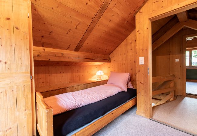 Ferienwohnung in Ardez - Chasa Sampuoir: Hüttenfeeling und modern in der 4.5-Zimmer-Maisonette-Wohnung Ferienwohnung in Ardez - Chasa Sampuoir: Hüttenfeeling und modern in der 4.5-Zimmer-Maisonette-Wohnung