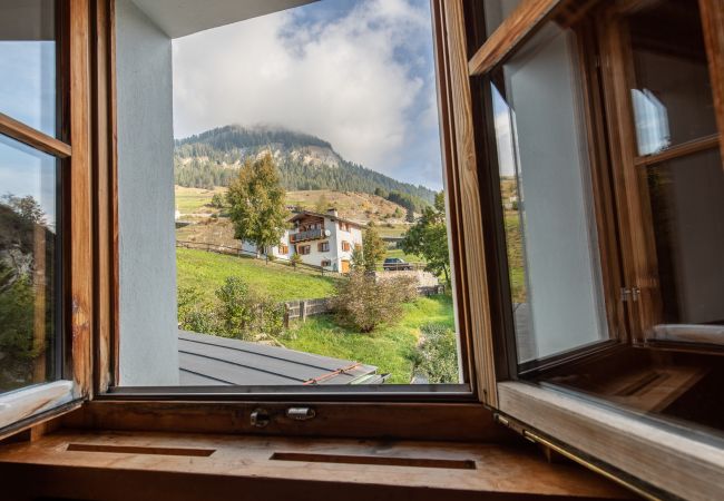 Ferienwohnung in Ardez - Chasa Sampuoir: Hüttenfeeling und modern in der 4.5-Zimmer-Maisonette-Wohnung Ferienwohnung in Ardez - Chasa Sampuoir: Hüttenfeeling und modern in der 4.5-Zimmer-Maisonette-Wohnung