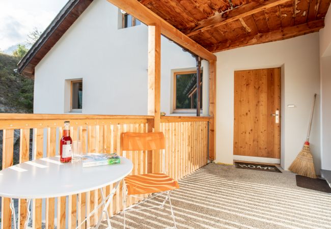 Ferienwohnung in Ardez - Chasa Sampuoir: Hüttenfeeling und modern in der 4.5-Zimmer-Maisonette-Wohnung Ferienwohnung in Ardez - Chasa Sampuoir: Hüttenfeeling und modern in der 4.5-Zimmer-Maisonette-Wohnung