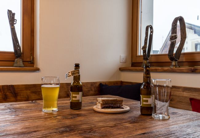 Ferienwohnung in Tarasp - Chasa La Tschuffa: Exklusives Haus mit 4.5-Zimmer Maisonette am Fusse des Schloss Tarasp Ferienwohnung in Tarasp - Chasa La Tschuffa: Exklusives Haus mit 4.5-Zimmer Maisonette am Fusse des Schloss Tarasp