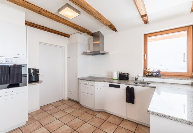Ferienwohnung in Tarasp - Chasa La Tschuffa: Exklusives Haus mit 4.5-Zimmer Maisonette am Fusse des Schloss Tarasp Ferienwohnung in Tarasp - Chasa La Tschuffa: Exklusives Haus mit 4.5-Zimmer Maisonette am Fusse des Schloss Tarasp