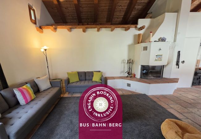 Ferienwohnung in Tarasp - Chasa La Tschuffa: Exklusives Haus mit 4.5-Zimmer Maisonette am Fusse des Schloss Tarasp