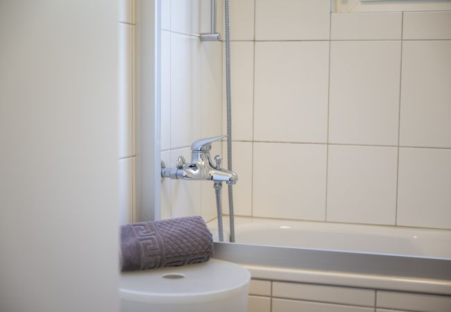 Ferienwohnung in Scuol - Brentschpark Nr. 33: Charmant renovierte 2.5-Zimmerwohnung im ruhig gelegenem Brentschpark Ferienwohnung in Scuol - Brentschpark Nr. 33: Charmant renovierte 2.5-Zimmerwohnung im ruhig gelegenem Brentschpark