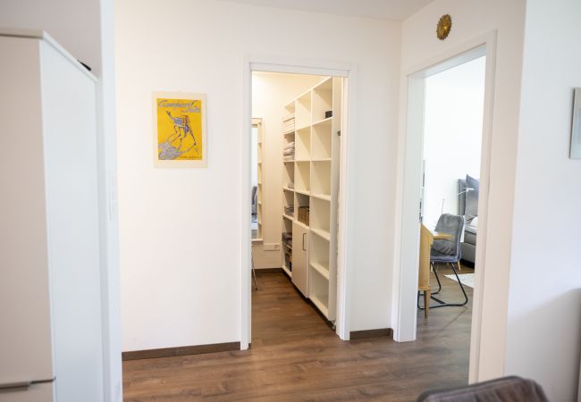 Ferienwohnung in Scuol - Brentschpark Nr. 33: Charmant renovierte 2.5-Zimmerwohnung im ruhig gelegenem Brentschpark Ferienwohnung in Scuol - Brentschpark Nr. 33: Charmant renovierte 2.5-Zimmerwohnung im ruhig gelegenem Brentschpark