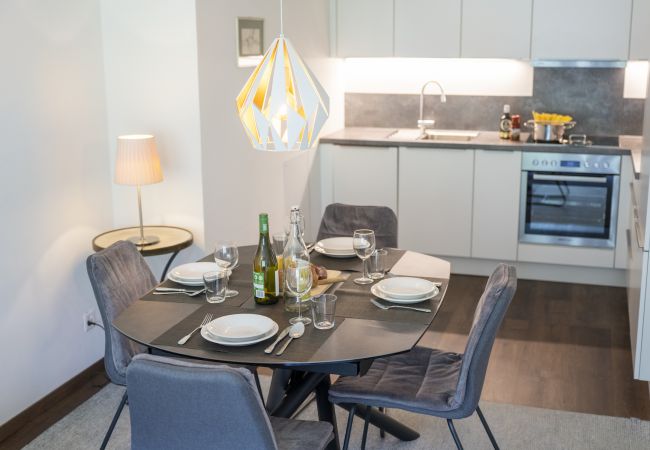 Ferienwohnung in Scuol - Brentschpark Nr. 33: Charmant renovierte 2.5-Zimmerwohnung im ruhig gelegenem Brentschpark Ferienwohnung in Scuol - Brentschpark Nr. 33: Charmant renovierte 2.5-Zimmerwohnung im ruhig gelegenem Brentschpark