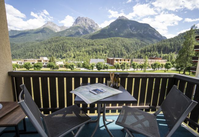 Ferienwohnung in Scuol - Brentschpark Nr. 33: Charmant renovierte 2.5-Zimmerwohnung im ruhig gelegenem Brentschpark Ferienwohnung in Scuol - Brentschpark Nr. 33: Charmant renovierte 2.5-Zimmerwohnung im ruhig gelegenem Brentschpark