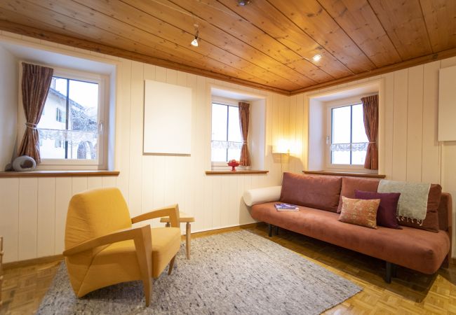 Studio in Scuol - CHASINA ROSA: GEMÜTLICHE 1.5 ZIMMER FERIENWOHNUNG DIREKT BEIM ENGADIN BAD SCUOL Studio in Scuol - CHASINA ROSA: GEMÜTLICHE 1.5 ZIMMER FERIENWOHNUNG DIREKT BEIM ENGADIN BAD SCUOL