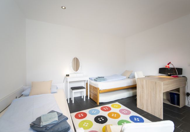 Ferienwohnung in Scuol - Chasa Emerita: Moderne 3 1/2-Zimmer Terrassenwohnung mit Panoramablick Ferienwohnung in Scuol - Chasa Emerita: Moderne 3 1/2-Zimmer Terrassenwohnung mit Panoramablick