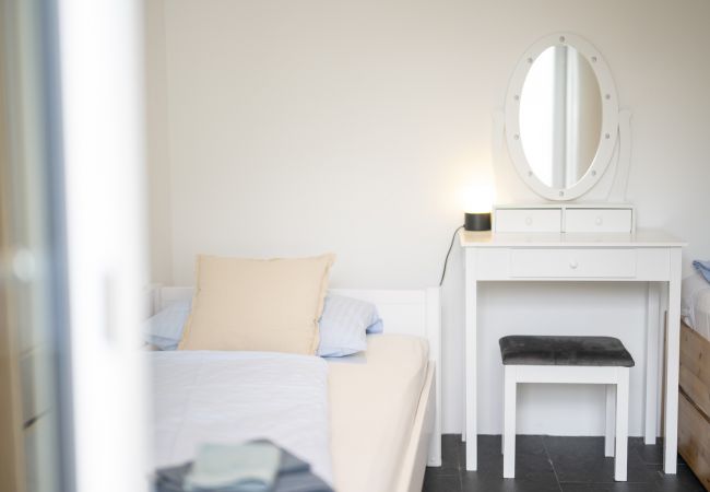 Ferienwohnung in Scuol - Chasa Emerita: Moderne 3 1/2-Zimmer Terrassenwohnung mit Panoramablick Ferienwohnung in Scuol - Chasa Emerita: Moderne 3 1/2-Zimmer Terrassenwohnung mit Panoramablick