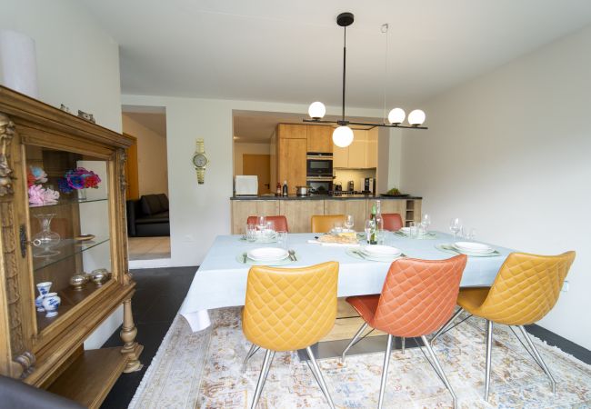 Ferienwohnung in Scuol - Chasa Emerita: Moderne 3 1/2-Zimmer Terrassenwohnung mit Panoramablick Ferienwohnung in Scuol - Chasa Emerita: Moderne 3 1/2-Zimmer Terrassenwohnung mit Panoramablick