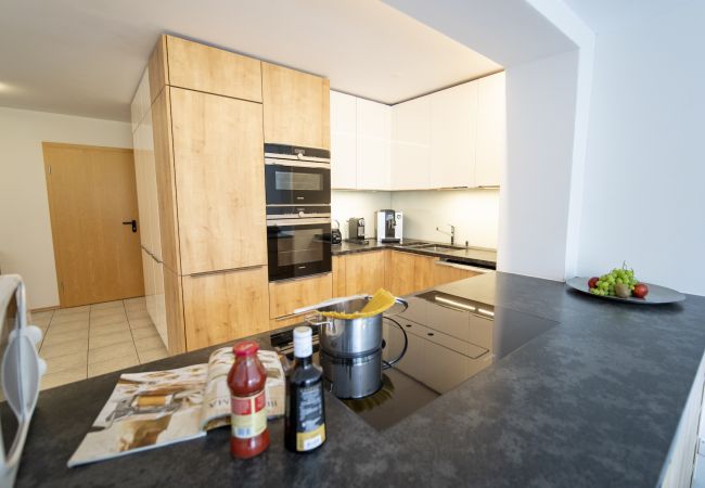 Ferienwohnung in Scuol - Chasa Emerita: Moderne 3 1/2-Zimmer Terrassenwohnung mit Panoramablick Ferienwohnung in Scuol - Chasa Emerita: Moderne 3 1/2-Zimmer Terrassenwohnung mit Panoramablick
