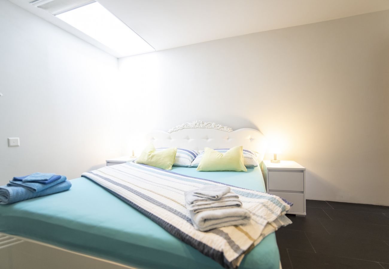 Ferienwohnung in Scuol - Chasa Emerita: Moderne 3 1/2-Zimmer Terrassenwohnung mit Panoramablick