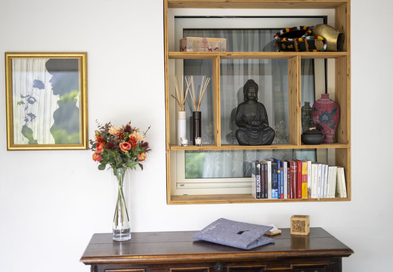 Ferienwohnung in Scuol - Chasa Emerita: Moderne 3 1/2-Zimmer Terrassenwohnung mit Panoramablick