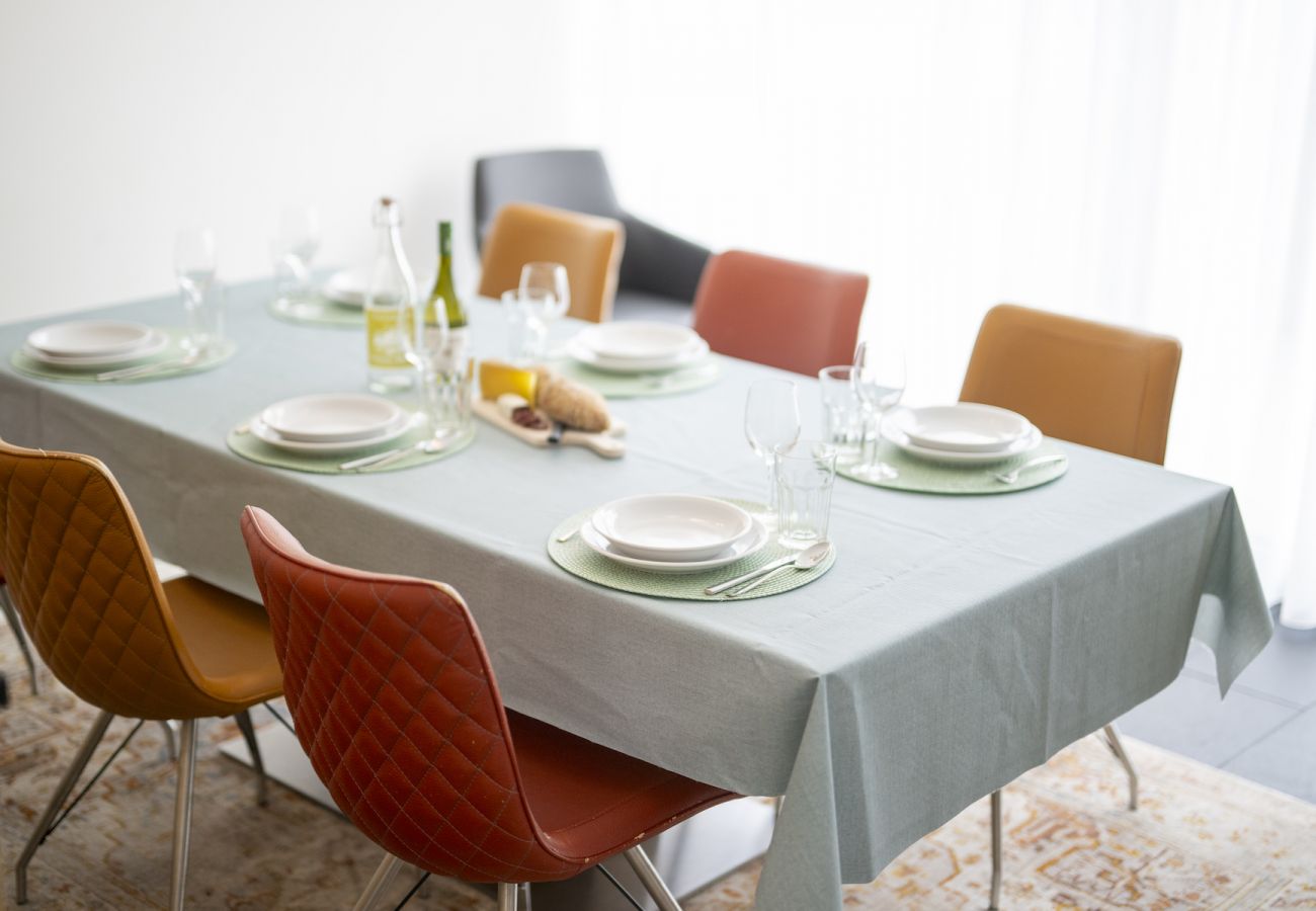 Ferienwohnung in Scuol - Chasa Emerita: Moderne 3 1/2-Zimmer Terrassenwohnung mit Panoramablick