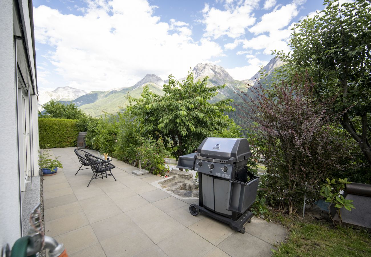 Ferienwohnung in Scuol - Chasa Emerita: Moderne 3 1/2-Zimmer Terrassenwohnung mit Panoramablick