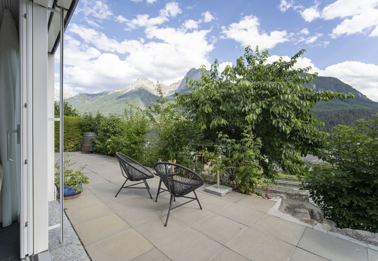 Ferienwohnung in Scuol - Chasa Emerita: Moderne 3 1/2-Zimmer Terrassenwohnung mit Panoramablick