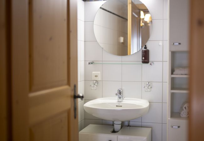 Ferienwohnung in Sent - Chasa Scaletta: Grosse Maisonettewohnung mit viel Charme mitten in Sent Ferienwohnung in Sent - Chasa Scaletta: Grosse Maisonettewohnung mit viel Charme mitten in Sent