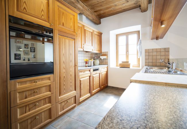 Ferienwohnung in Sent - Chasa Scaletta: Grosse Maisonettewohnung mit viel Charme mitten in Sent Ferienwohnung in Sent - Chasa Scaletta: Grosse Maisonettewohnung mit viel Charme mitten in Sent