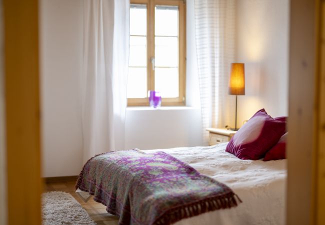 Ferienwohnung in Sent - Chasa Scaletta: Grosse Maisonettewohnung mit viel Charme mitten in Sent Ferienwohnung in Sent - Chasa Scaletta: Grosse Maisonettewohnung mit viel Charme mitten in Sent