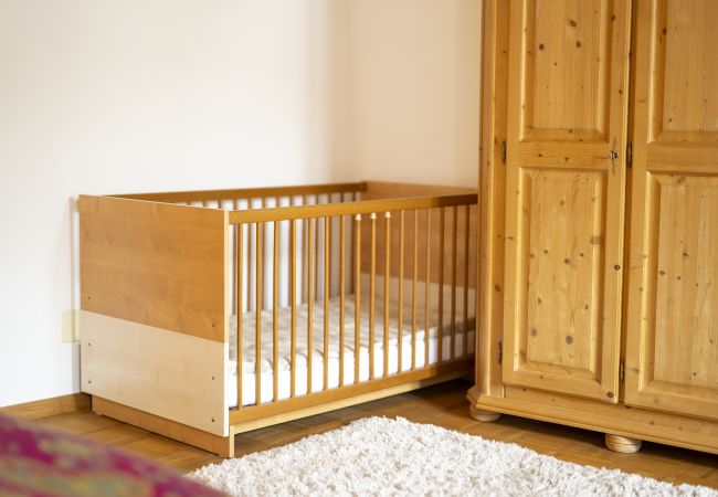 Ferienwohnung in Sent - Chasa Scaletta: Grosse Maisonettewohnung mit viel Charme mitten in Sent Ferienwohnung in Sent - Chasa Scaletta: Grosse Maisonettewohnung mit viel Charme mitten in Sent