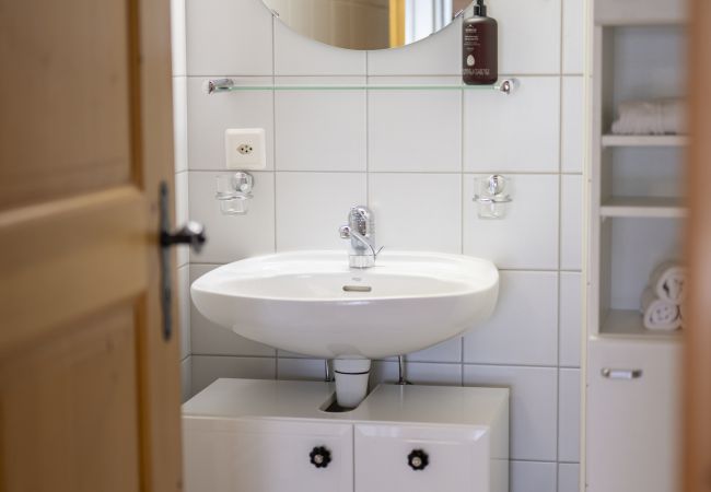 Ferienwohnung in Sent - Chasa Scaletta: Grosse Maisonettewohnung mit viel Charme mitten in Sent Ferienwohnung in Sent - Chasa Scaletta: Grosse Maisonettewohnung mit viel Charme mitten in Sent