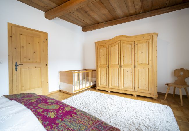 Ferienwohnung in Sent - Chasa Scaletta: Grosse Maisonettewohnung mit viel Charme mitten in Sent Ferienwohnung in Sent - Chasa Scaletta: Grosse Maisonettewohnung mit viel Charme mitten in Sent
