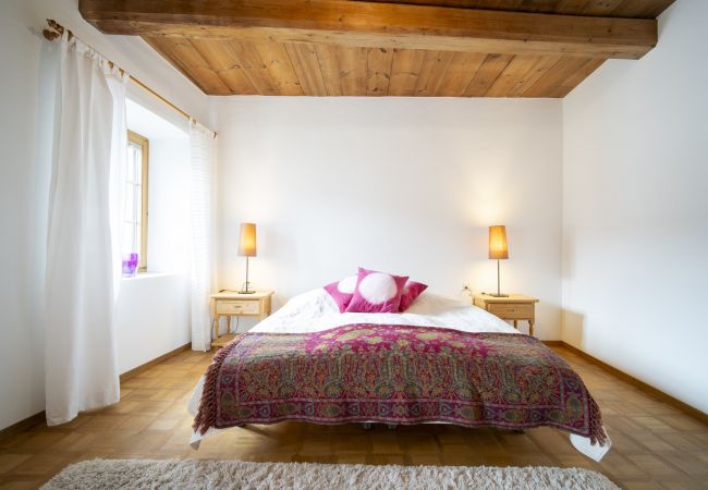 Ferienwohnung in Sent - Chasa Scaletta: Grosse Maisonettewohnung mit viel Charme mitten in Sent Ferienwohnung in Sent - Chasa Scaletta: Grosse Maisonettewohnung mit viel Charme mitten in Sent